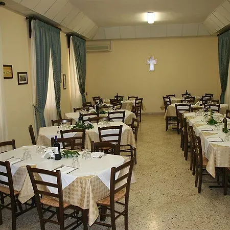Casa Per Ferie Mater Dei Panzió Szirakúza